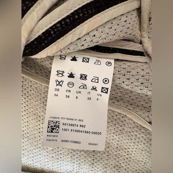 100% virgin wool Hugo Boss vest small - Picture 11 of 17